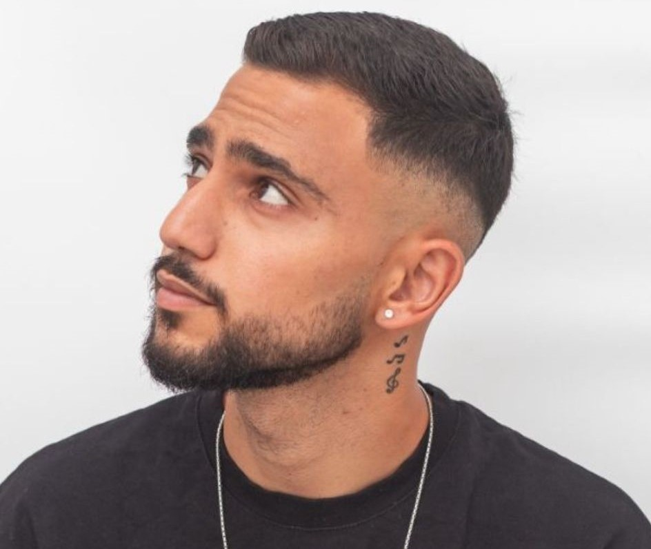 טל לוי בהופעה